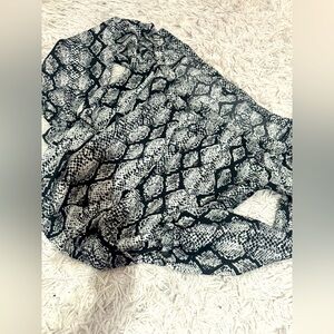 GbyGuess off the shoulder snakeskin blouse!